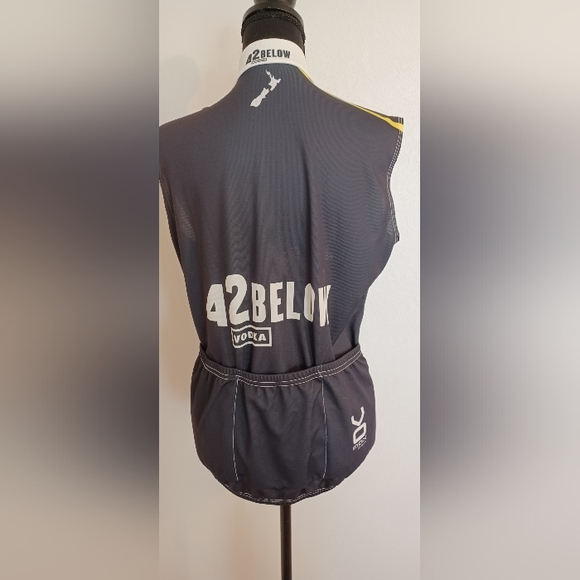 Women's sleeveless cycling jersey - Picture 3 of 4